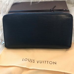 Louis Vuitton Zippy Wallet